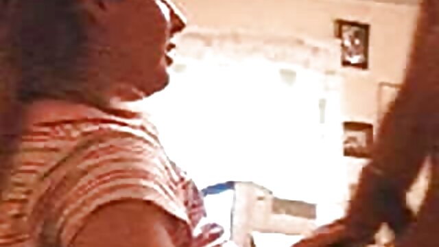 Caldo video amatoriali con trans Ria Rodriguez per pompino intenso per un sconosciuto